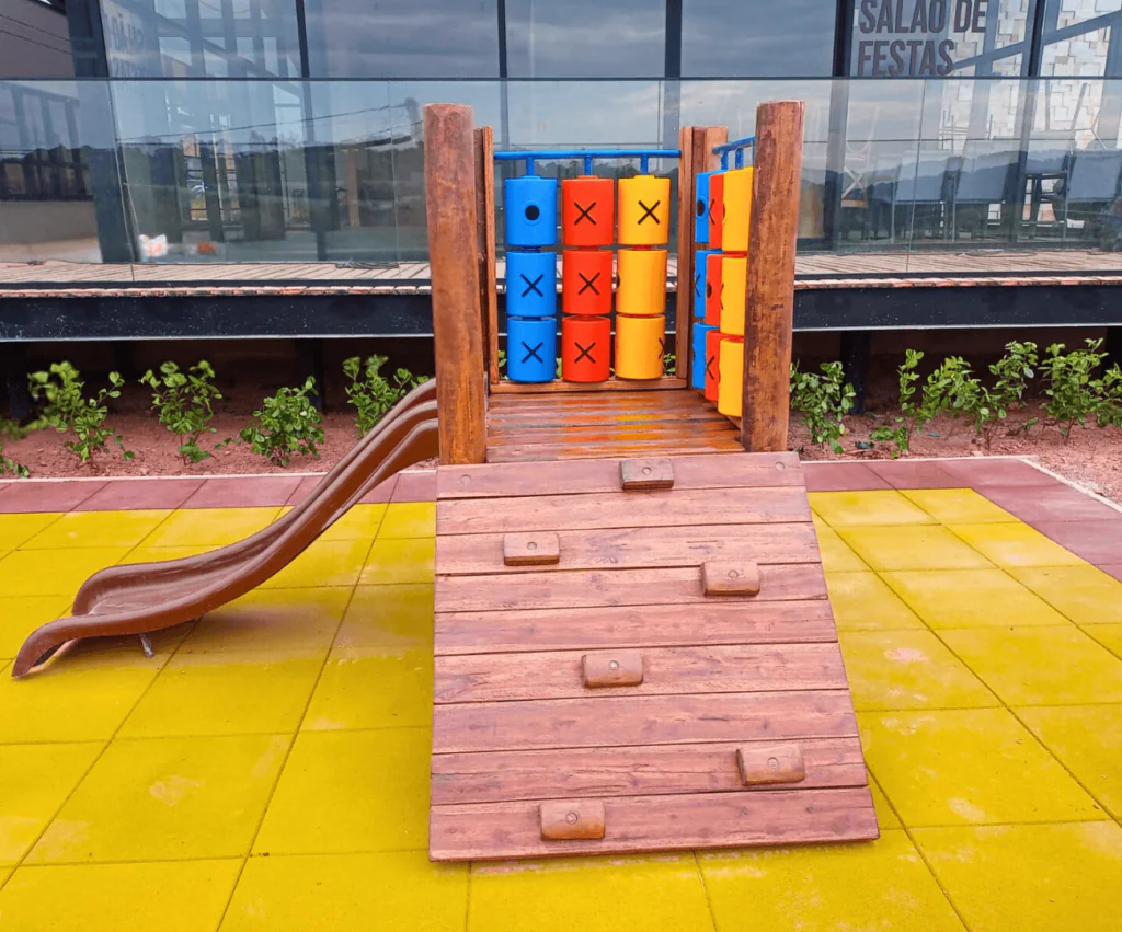 MINI BOMBEIRA COM JOGO DA VELHA